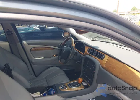 2003 Jaguar S-Type 3.0L V6 из США, поврежденный, VIN SAJEA01T03FM71452